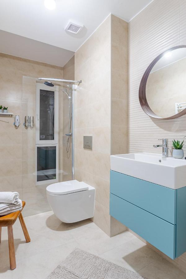 Il Lago - Turquoise - Cozy Luxurious Smart Home By The Lake Voluntari Eksteriør billede